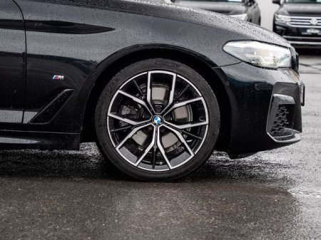2023 BMW 5-Series - photo 2