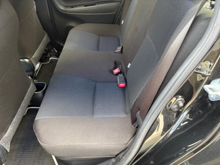 2018 Toyota Vitz - photo 7