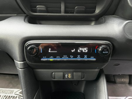 2022 Toyota Yaris - photo 24