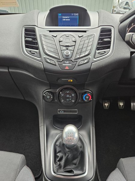 2017 Ford Fiesta - photo 13