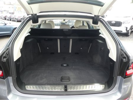 2022 BMW 5-Series - photo 10