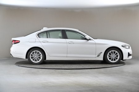 2021 BMW 5-Series - photo 11