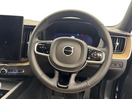 2025 Volvo XC60 - photo 11