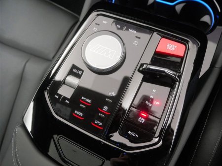 2025 BMW M5 - photo 10