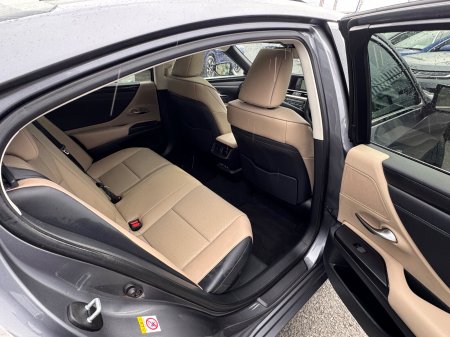 2019 Lexus ES - photo 12