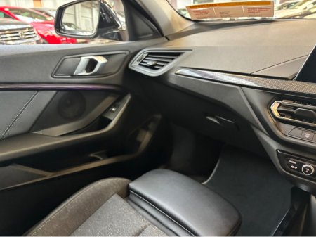 2024 BMW 1-Series - photo 14