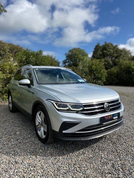 2022 Volkswagen Tiguan - photo 2