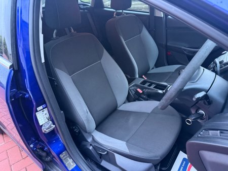 2015 Ford Focus - photo 15