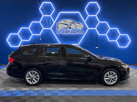2023 Skoda Octavia - photo 2