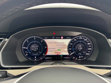 2018 Volkswagen Passat - photo 2