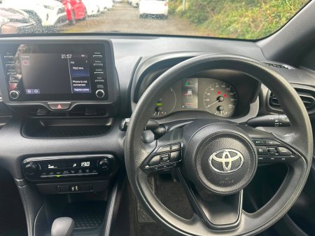 2021 Toyota Yaris - photo 4