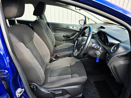 2015 Ford Fiesta - photo 10