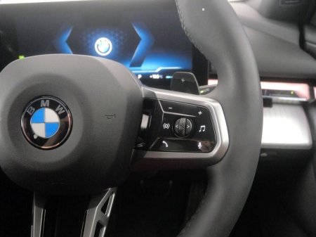 2025 BMW 5-Series - photo 18