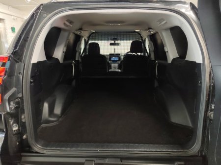 2018 Toyota Land Cruiser - photo 10