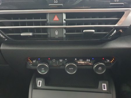 2024 Citroen e-C4 X - photo 32