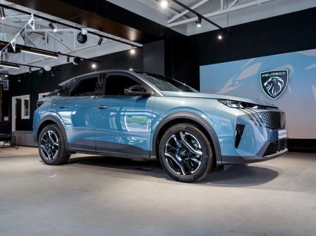 2025 Peugeot 3008 BEV 73kWH 210BHP Allure