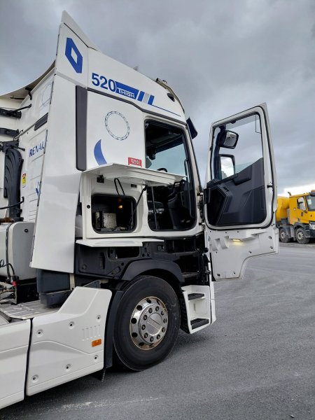 2023 Renault T-High - photo 10