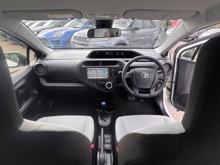2020 Toyota Aqua - photo 12