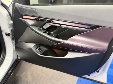 2025 BMW 5-Series - photo 24