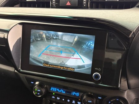 2025 Toyota Hilux - photo 14