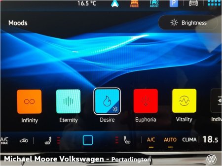 2027 Volkswagen Golf - photo 25