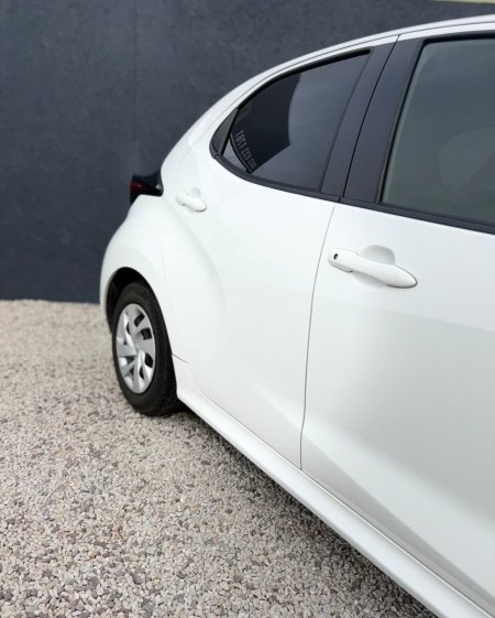 2021 Toyota Yaris - photo 3