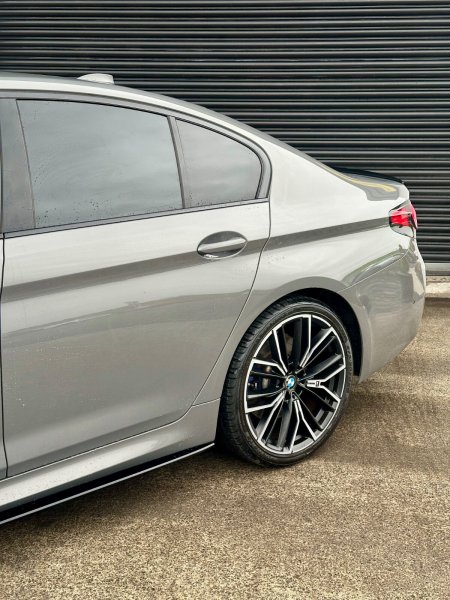 2021 BMW 5-Series - photo 6