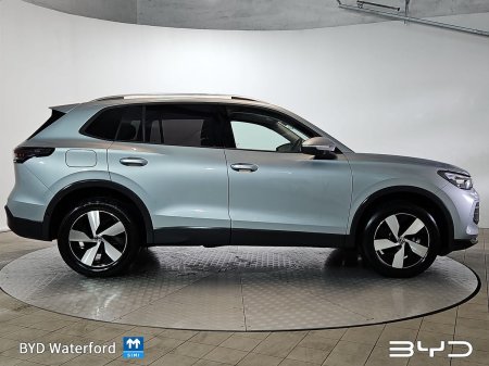 2025 Volkswagen Tiguan - photo 22