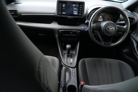 2021 Toyota Yaris - photo 18