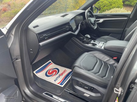 2023 Volkswagen Touareg - photo 35