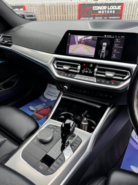 2022 BMW 3-Series - photo 17