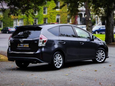 2019 Toyota Prius - photo 2