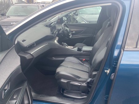 2021 Peugeot 5008 - photo 16