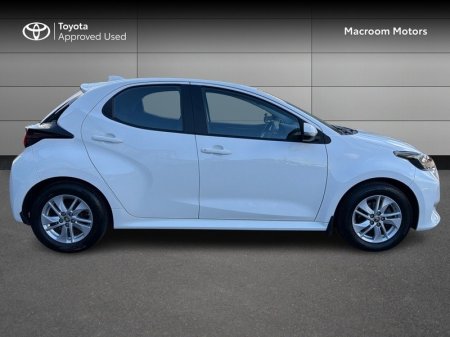 2022 Toyota Yaris - photo 3