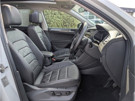 2020 Volkswagen Tiguan - photo 14