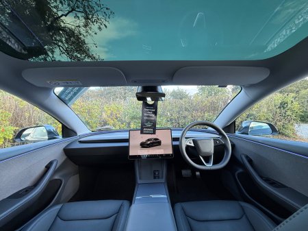 2025 Tesla Model 3 - photo 18