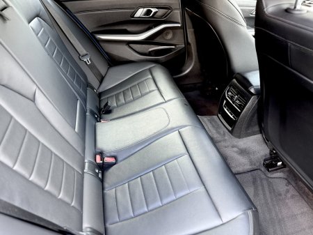 2022 BMW 3-Series - photo 12