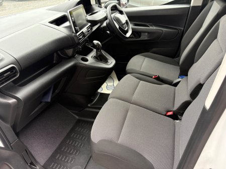 2020 Peugeot Partner - photo 12