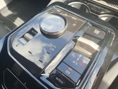 2026 BMW 5-Series - photo 9