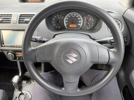 2010 Suzuki Swift - photo 10