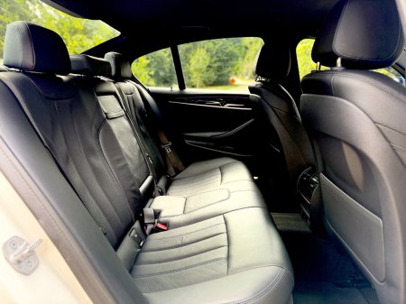2022 BMW 5-Series - photo 45