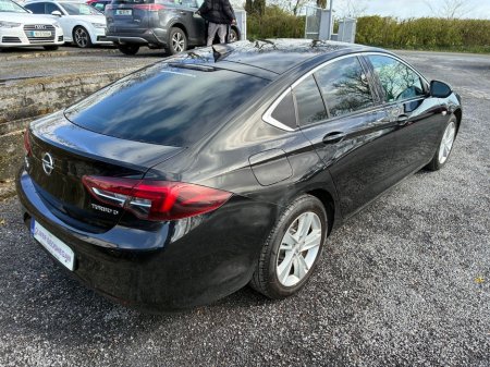 2018 Opel Insignia - photo 2