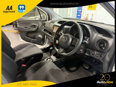2019 Toyota Vitz - photo 9