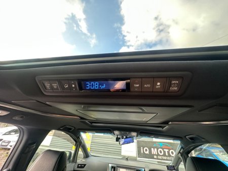 2015 Toyota Alphard - photo 21