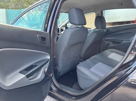 2011 Ford Fiesta - photo 18