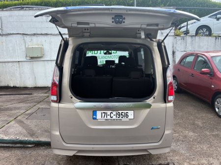 2017 Nissan Serena - photo 9