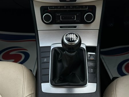 2011 Volkswagen Passat - photo 15