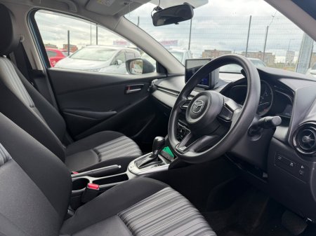 2017 Mazda Demio - photo 5