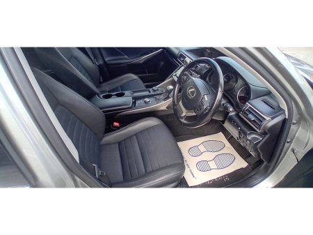 2017 Lexus IS - photo 13