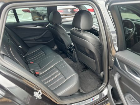 2022 BMW 5-Series - photo 10